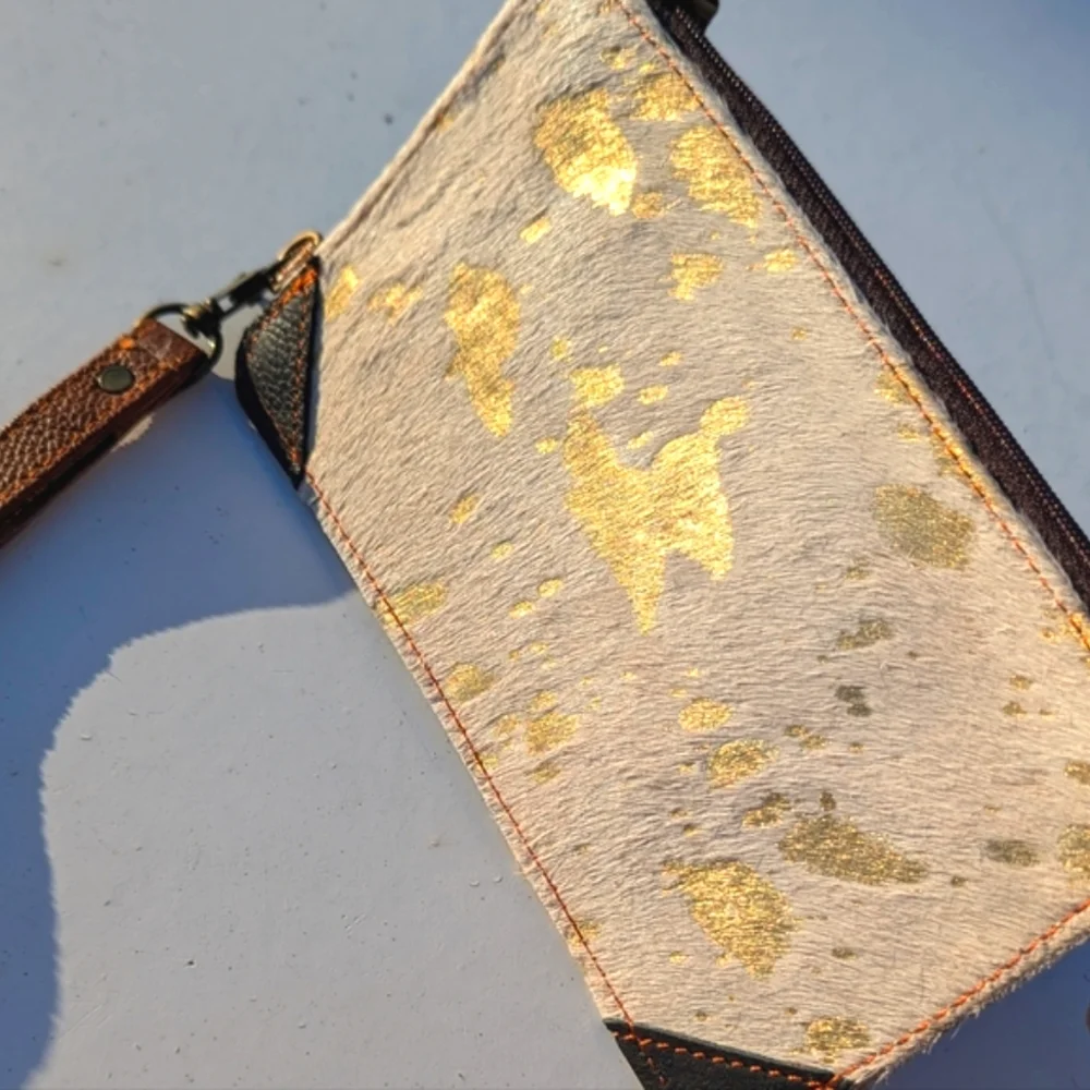 Vaan & Co | Metallic Gold Cow Hide Wristlet Cream Tan